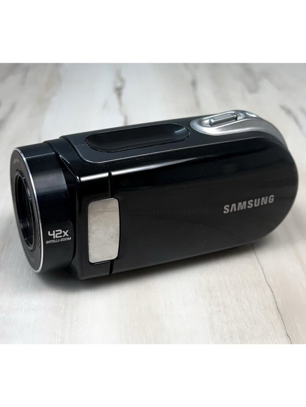 SAMSUNG Digital Handheld CAMCORDER Video Camera SMX-F33BN/XAA + Battery UNTESTED